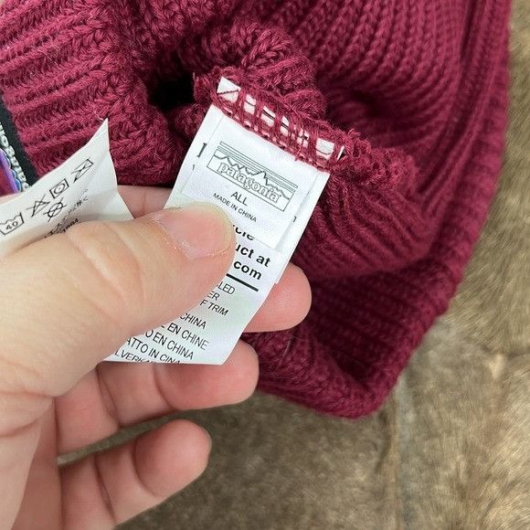 Patagonia Patagonia Fishermans Rolled Maroon Ribbed Beanie Size ONE SIZE - 4 Thumbnail