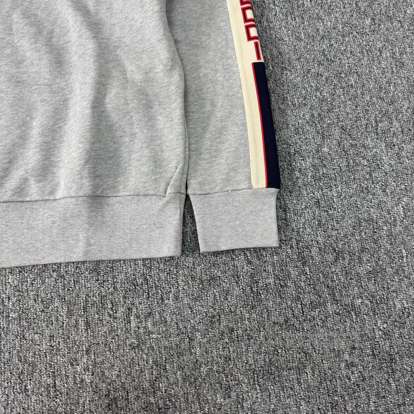 Gucci Guicci Bid Coordination Logo Round-neck hoodie| Size US M / EU 48-50 / 2 - 4 Thumbnail