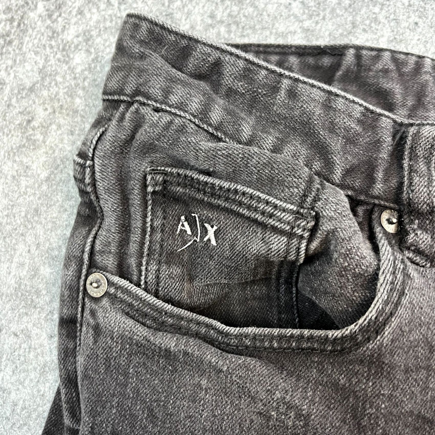 Armani Exchange Armani Exchange J10 Jeans Slim Skinny 30 Dark Wash Black Stretch Mens Denim 5-Pocket Design Zip Button Logo Size US 30 / EU 46 - 7 Thumbnail