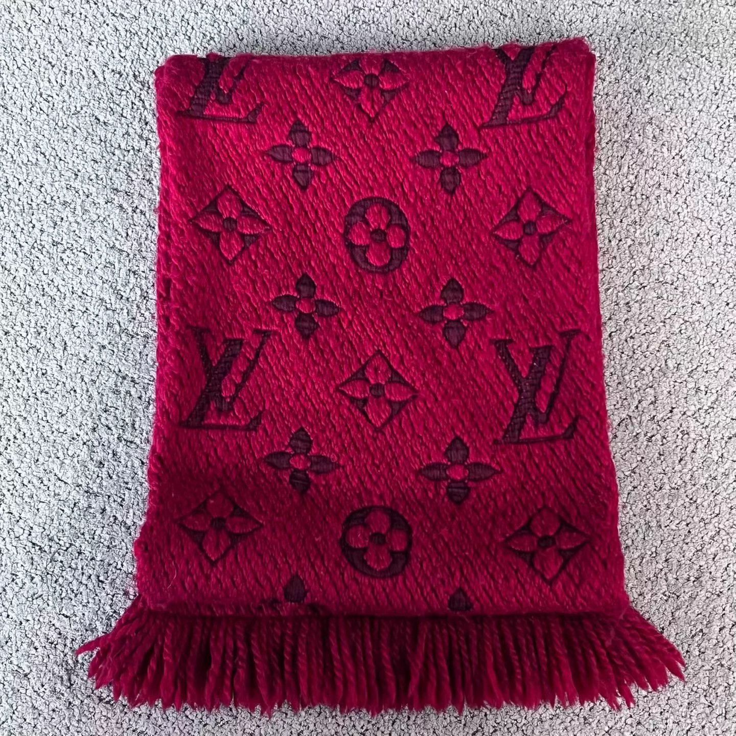 Louis Vuitton Louis Vuitton Red Wool Scarf Near Mint Hot Size ONE SIZE - 9 Thumbnail