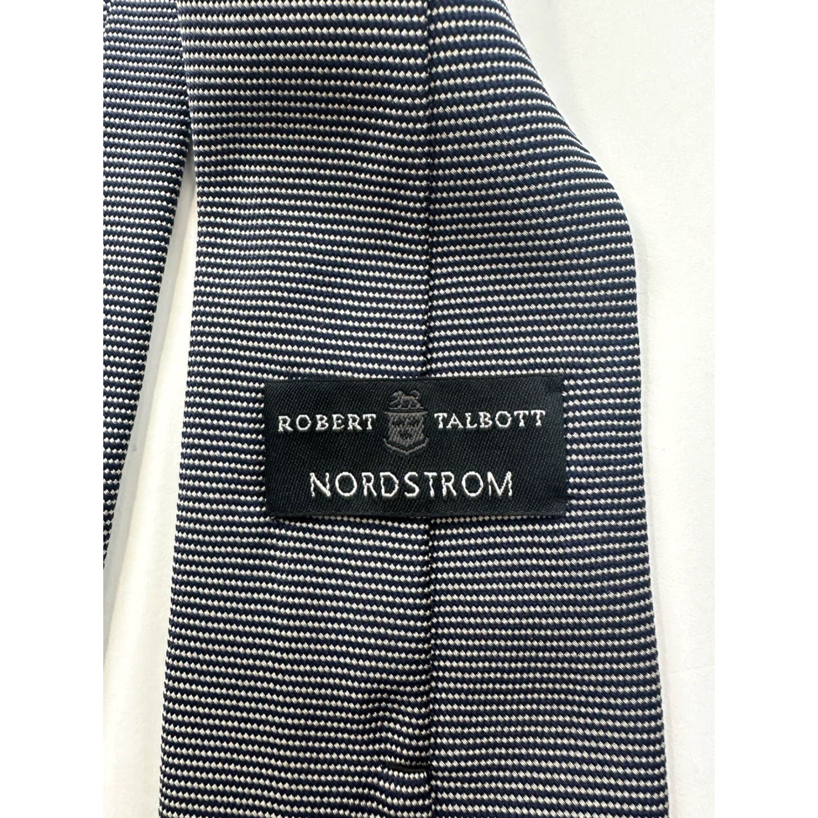 Robert Talbott VINTAGE Robert Talbott Tie Navy Blue 100% Silk Made In USA Hand Sewn Men Adult Silk Tie Navy Blue 100% Silk USA Hand Sewn Mens Size ONE SIZE - 5 Thumbnail