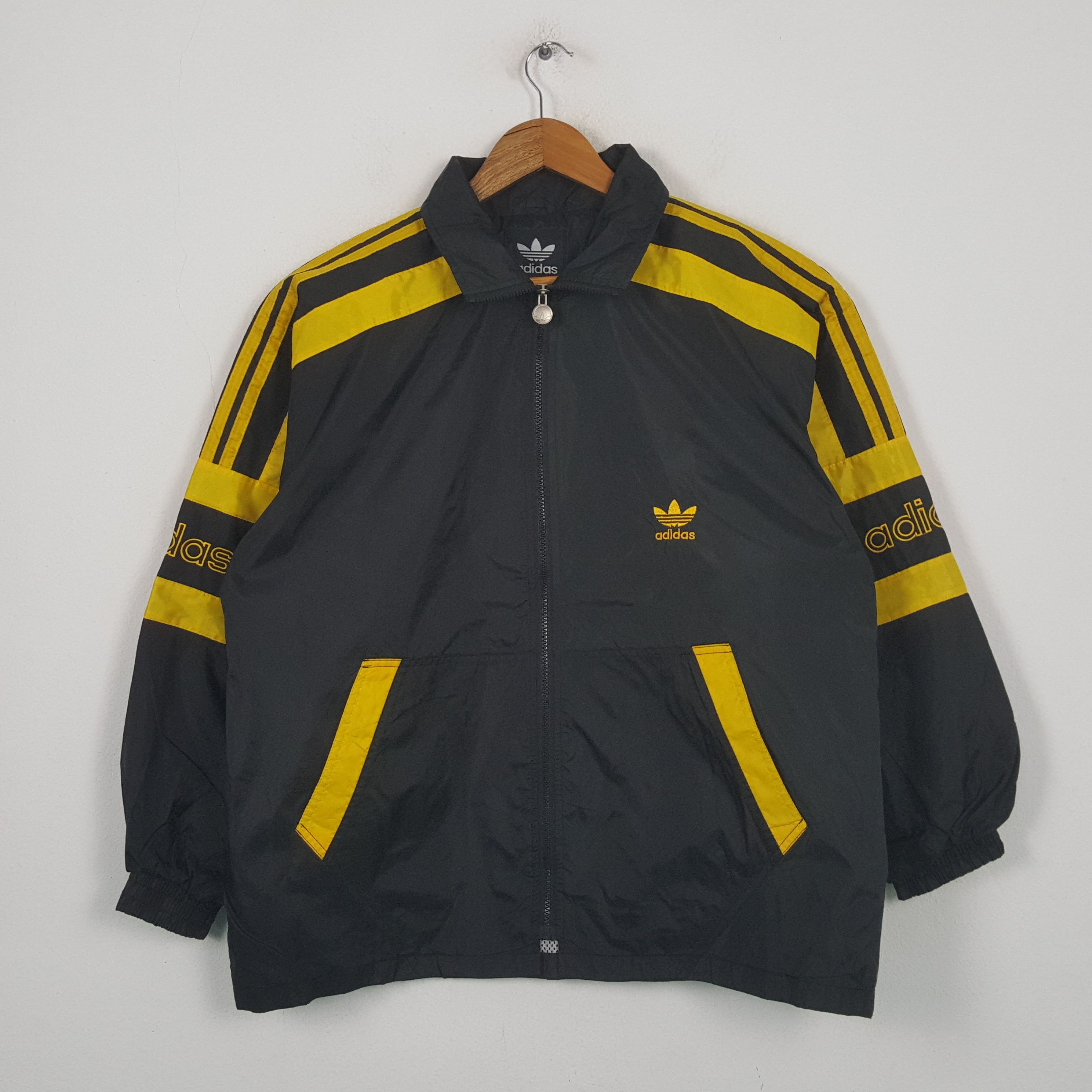 Adidas Vintage Adidas Sportswear Big Logo Windbreaker Jacket RR2 Size US XL / EU 56 / 4 - 3 Thumbnail