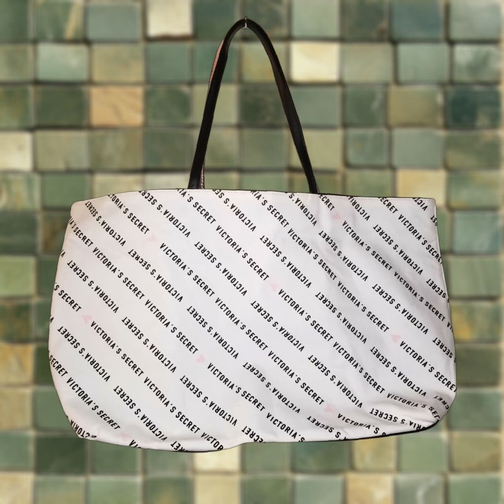 Victoria's Secret VICTORIA'S SECRET Tote Bag White Canvas Large Shoulder Strap Zip Closure Women Handbag Size ONE SIZE - 1 Thumbnail