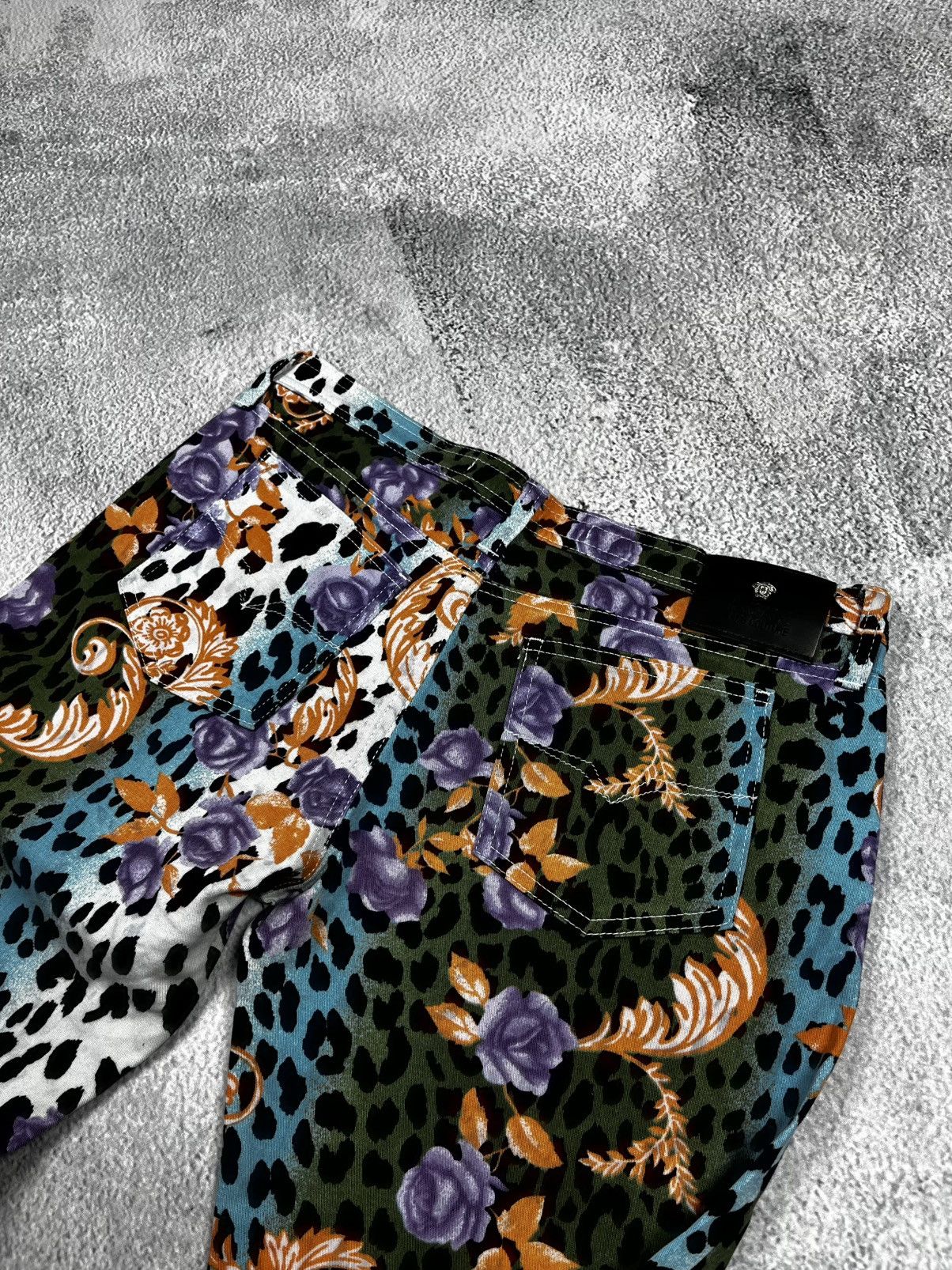Versace Jeans Couture Gianni Versace Bold Multi-Color Leopard with Floral Print Size 28" / US 6 / IT 42 - 13 Thumbnail