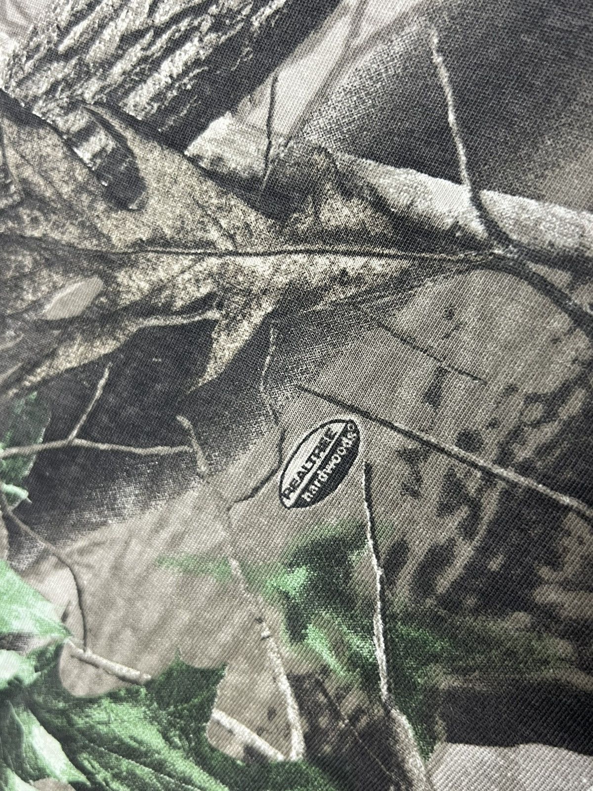 Hunter × Realtree × Vintage 🔥Crazy Vintage Y2K Realtree Camo Boxy Esseltial Skater Tee🔥 Size US XL / EU 56 / 4 - 6 Thumbnail
