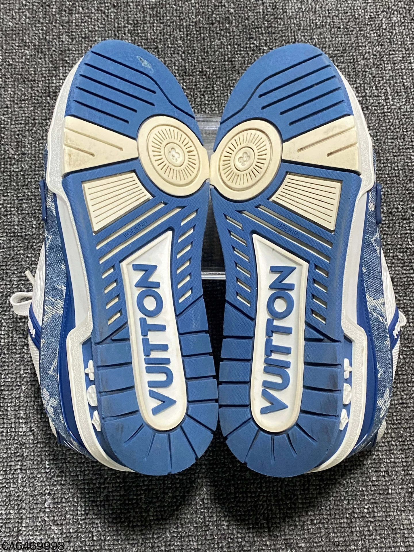 Louis Vuitton LV Women's Blue White Denim Trainer 95 New 37.5 Size US 7.5 / IT 37.5 - 6 Thumbnail