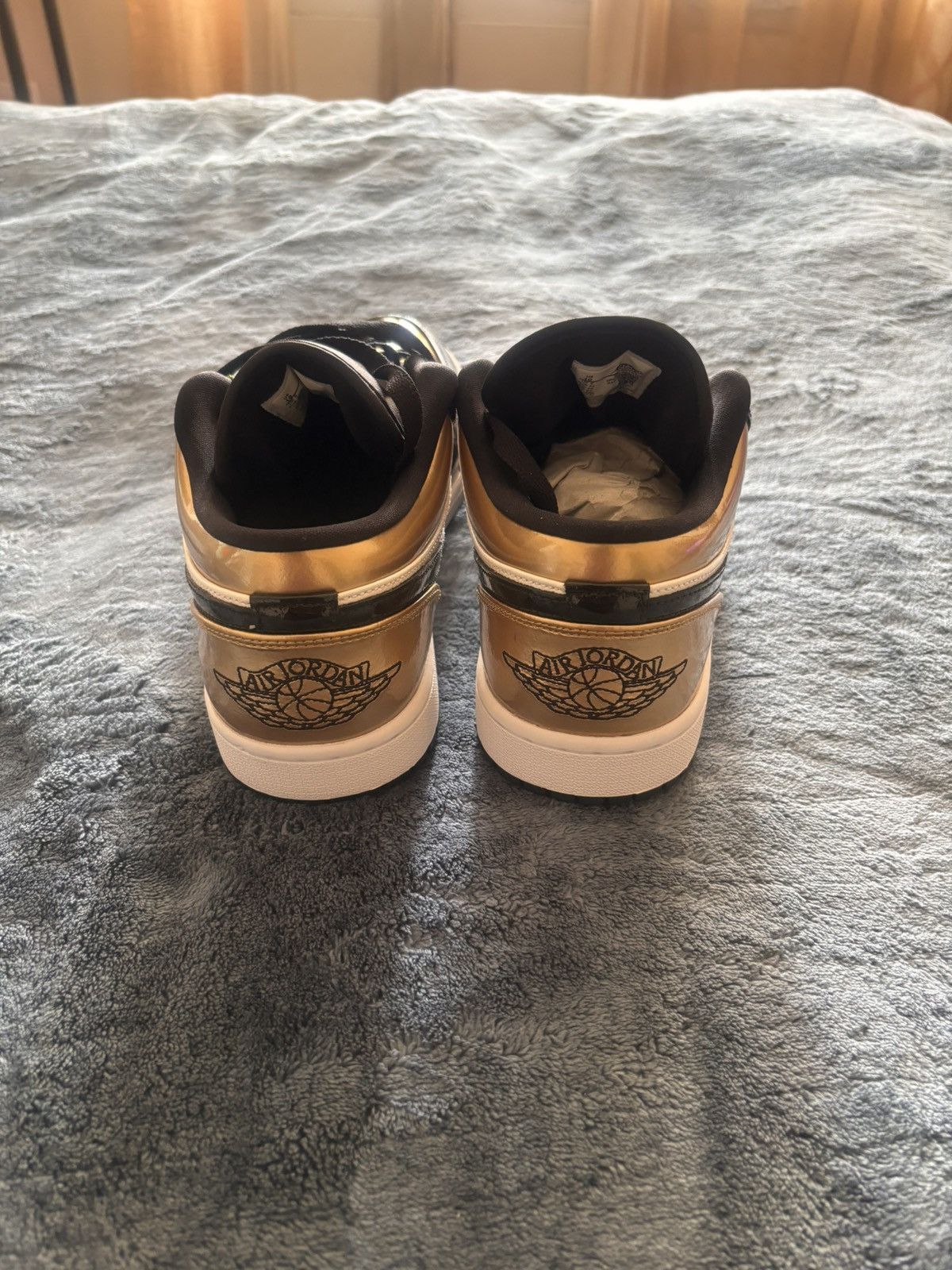 Nike JORDAN 1 LOW GOLD TOE Size US 10 / EU 43 - 3 Thumbnail