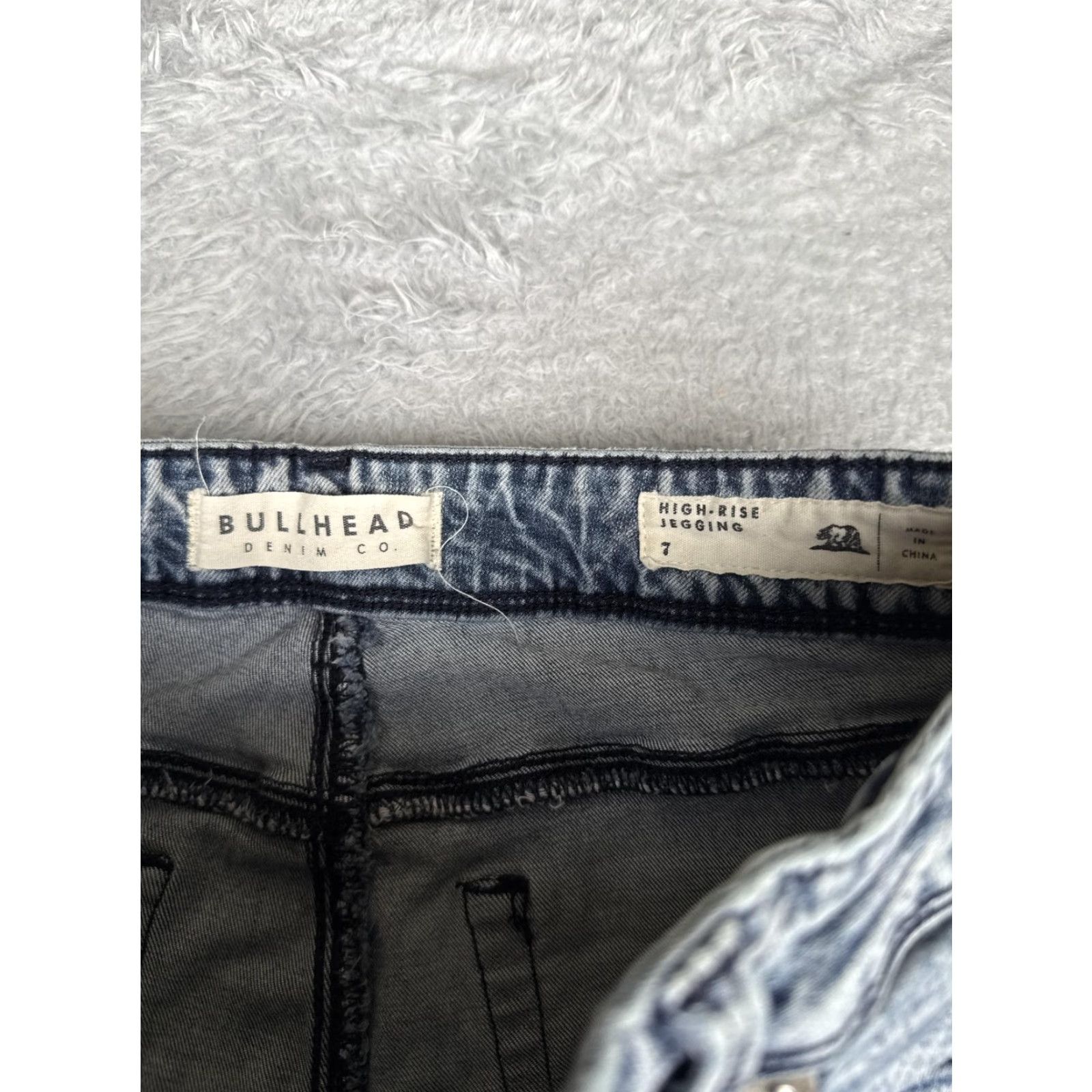 Vintage Bullhead Juniors Jegging Jeans Gray Acid Wash Mid Rise 25in Waist 7 inseam 29in Slim 5-Pocket Denim Womens Size 28" / US 6 / IT 42 - 6 Thumbnail