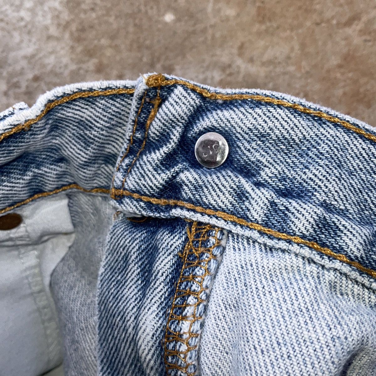 Levi's × Vintage Vintage 90s Levi’s Made In USA 505 Denim Jean Shorts Size US 34 / EU 50 - 5 Thumbnail