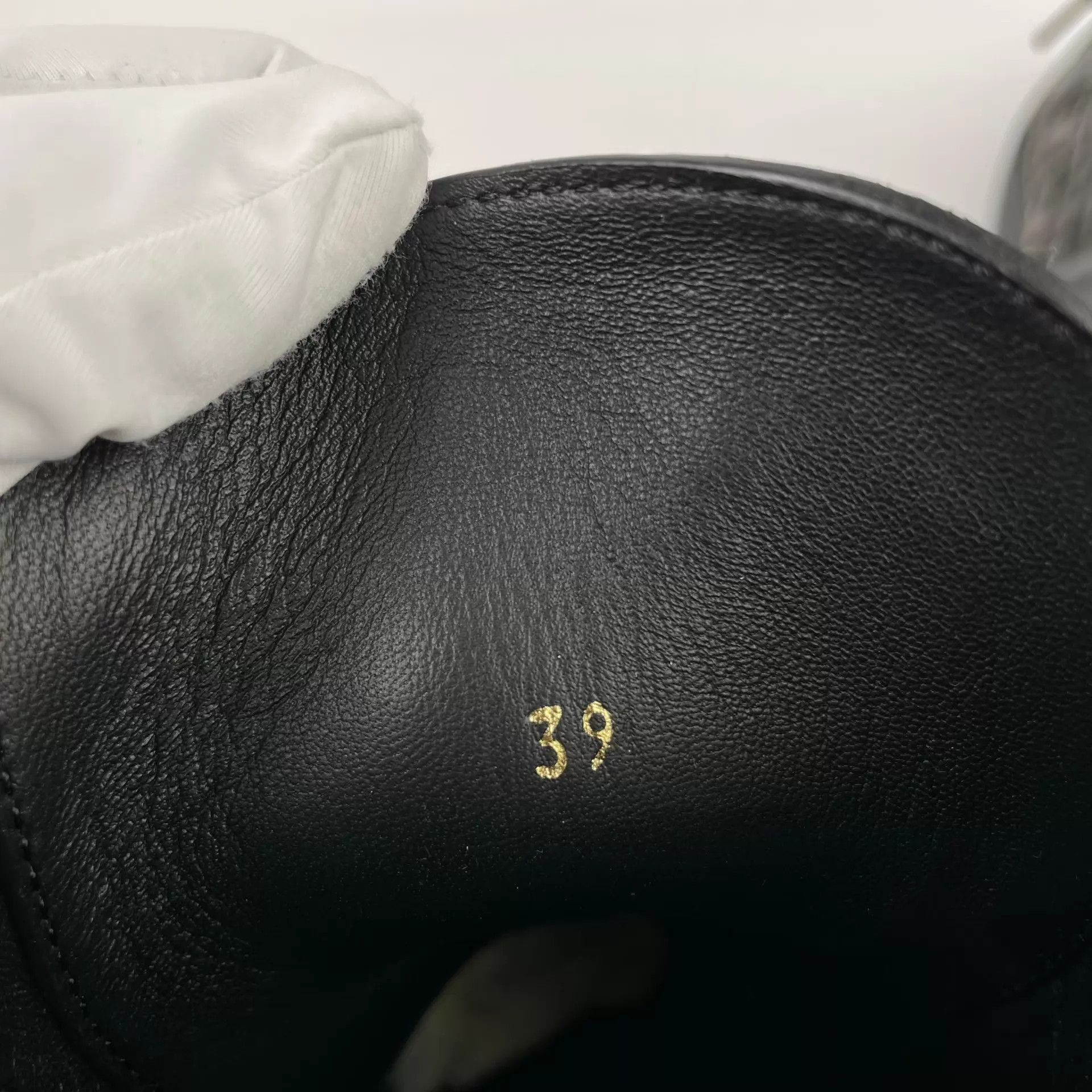 Fendi Fendi Women's Monogram Short Boots 39 Black Size US 8.5 / IT 38.5 - 8 Thumbnail