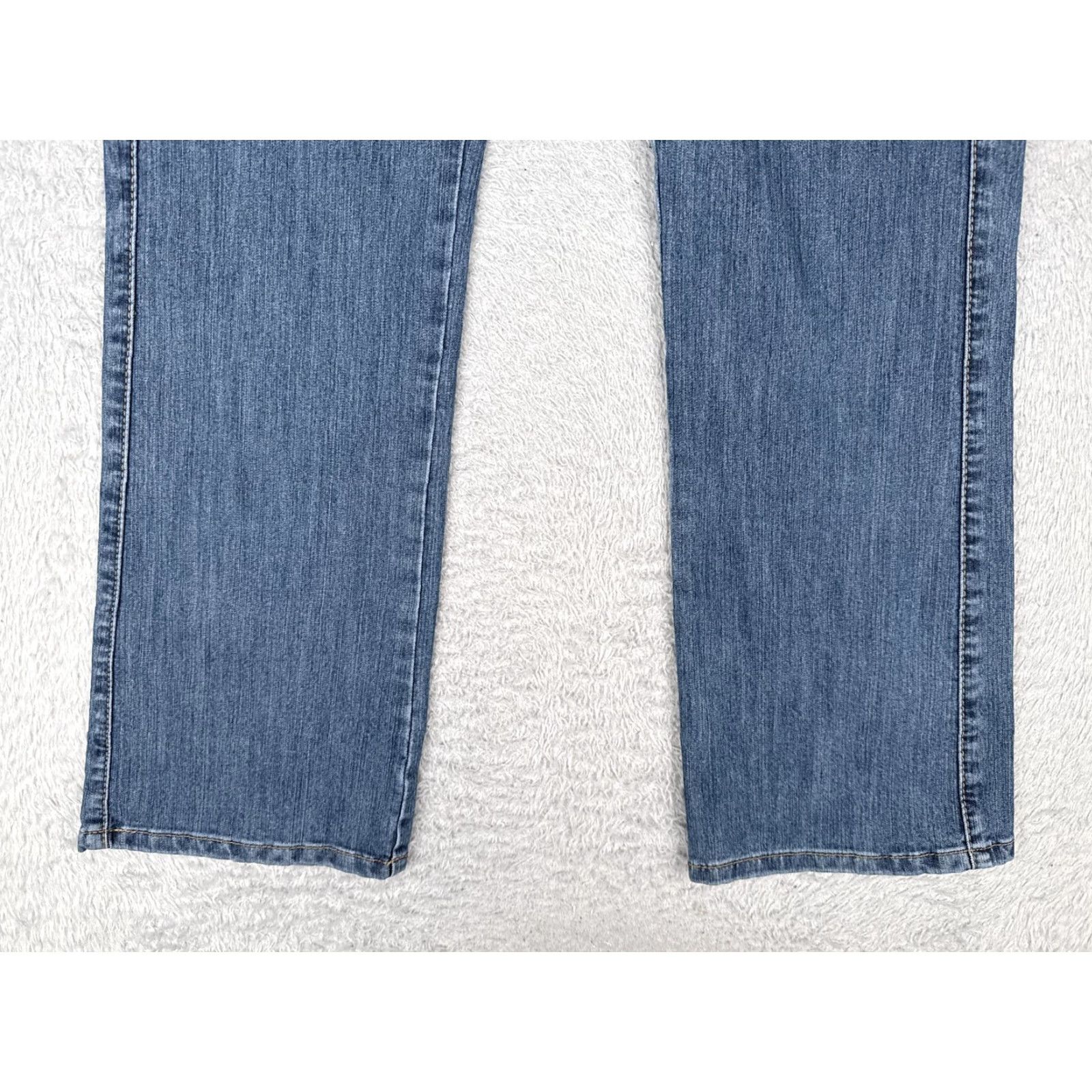 Wrangler Aura by Wrangler Jeans Women 8 Blue Straight Leg Stretch Denim 30x31 Medium Wash City 5-Pocket Womens Size 30" / US 8 / IT 44 - 2 Thumbnail