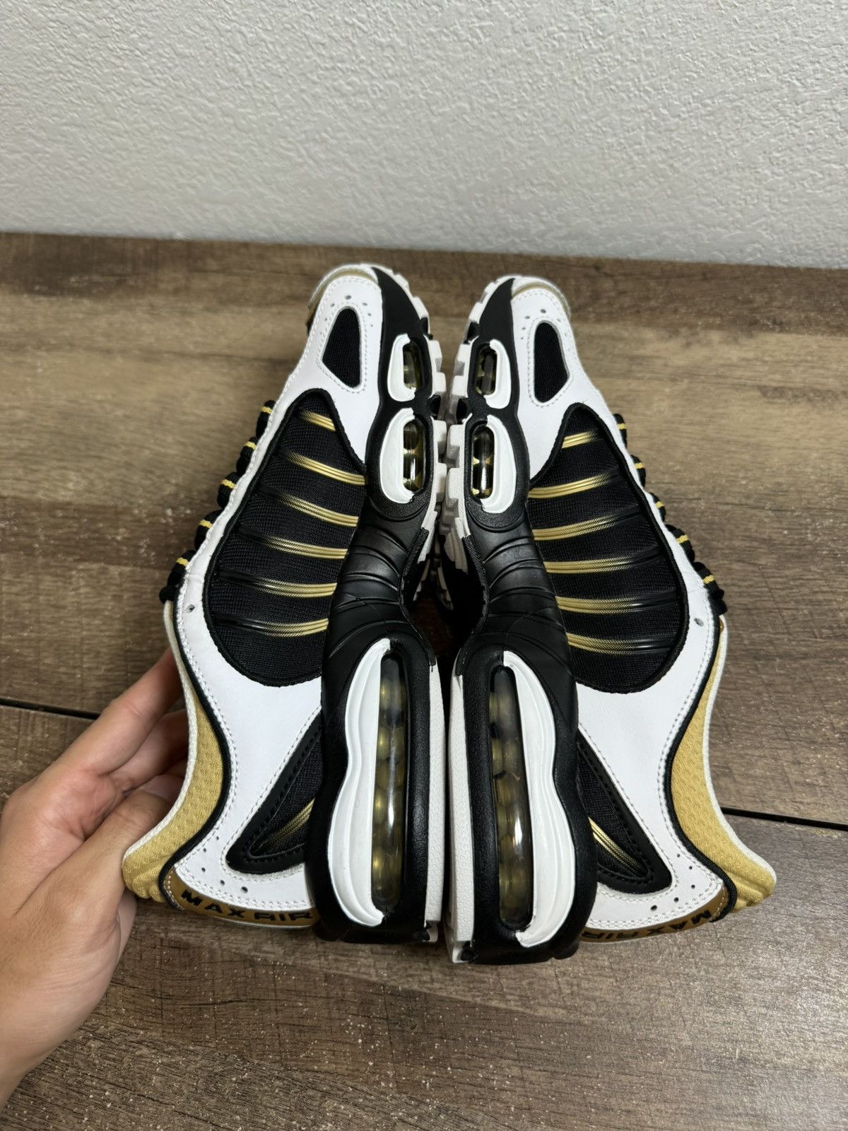 Nike SAMPLE Nike Air Max Tailwind 4 Metallic Gold Size 9 US NEW Size US 9 / EU 42 - 4 Thumbnail