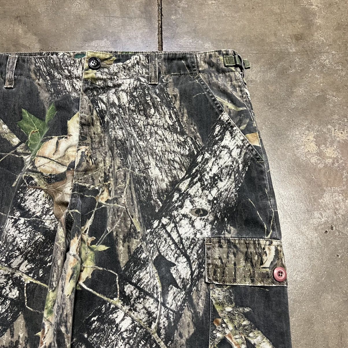 Cabelas Vintage Cabelas Camo Cargo Pants Hunting Woodland Baggy Y2K Size US 38 / EU 54 - 5 Thumbnail