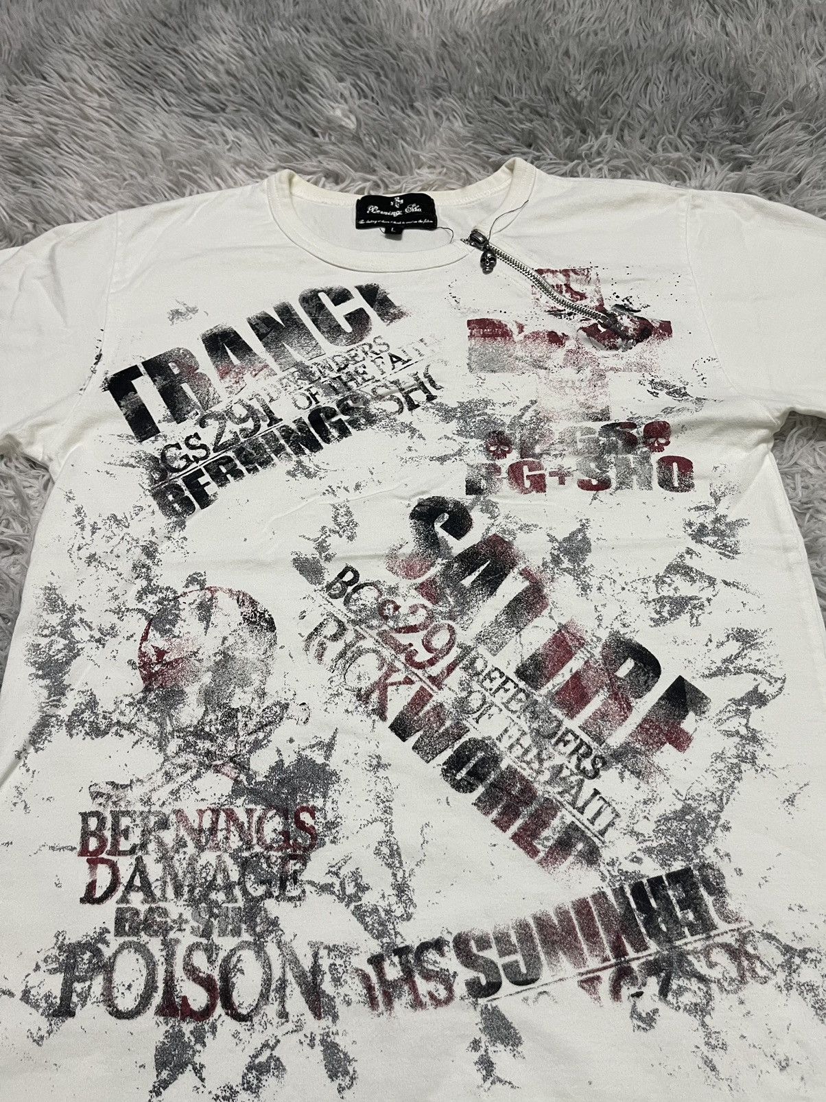 If Six Was Nine VINTAGE SEDITIONARIES BEARNING SHO SHORT SLEEVE SHIRT ZIPPER Size US S / EU 44-46 / 1 - 7 Thumbnail