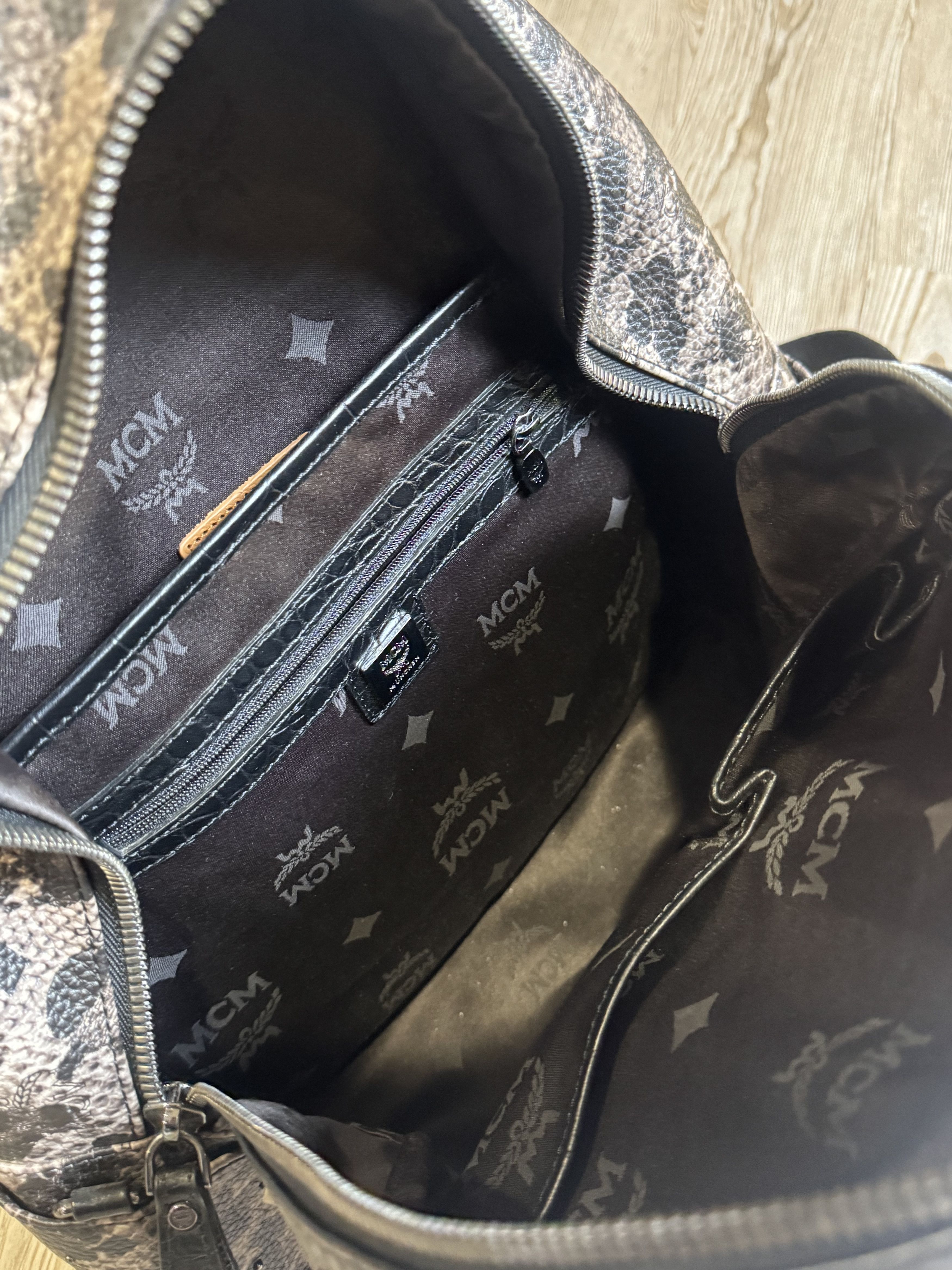 MCM MCM Studded Snake Print Backpack Size ONE SIZE - 5 Thumbnail