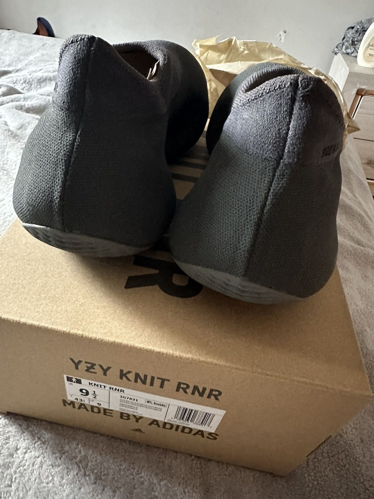 Adidas Yeezy knit runner Size US 9.5 / EU 42-43 - 4 Thumbnail