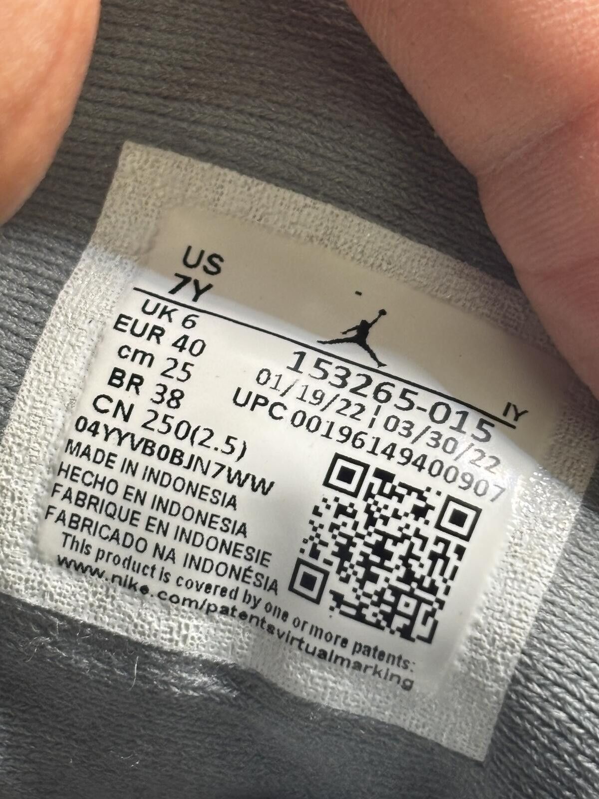 Jordan Brand Air Jordan 12 stealth GS Size US 7 / EU 40 - 6 Thumbnail