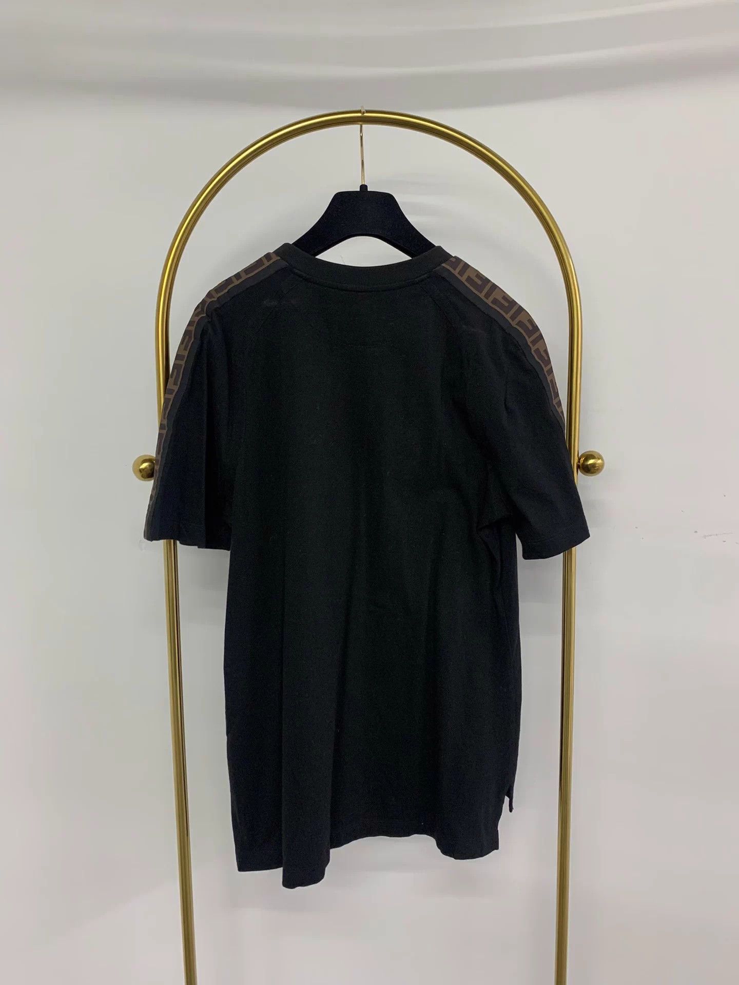 Fendi Fendi side FF print black large logo short tee M unisex new Size US M / EU 48-50 / 2 - 3 Thumbnail