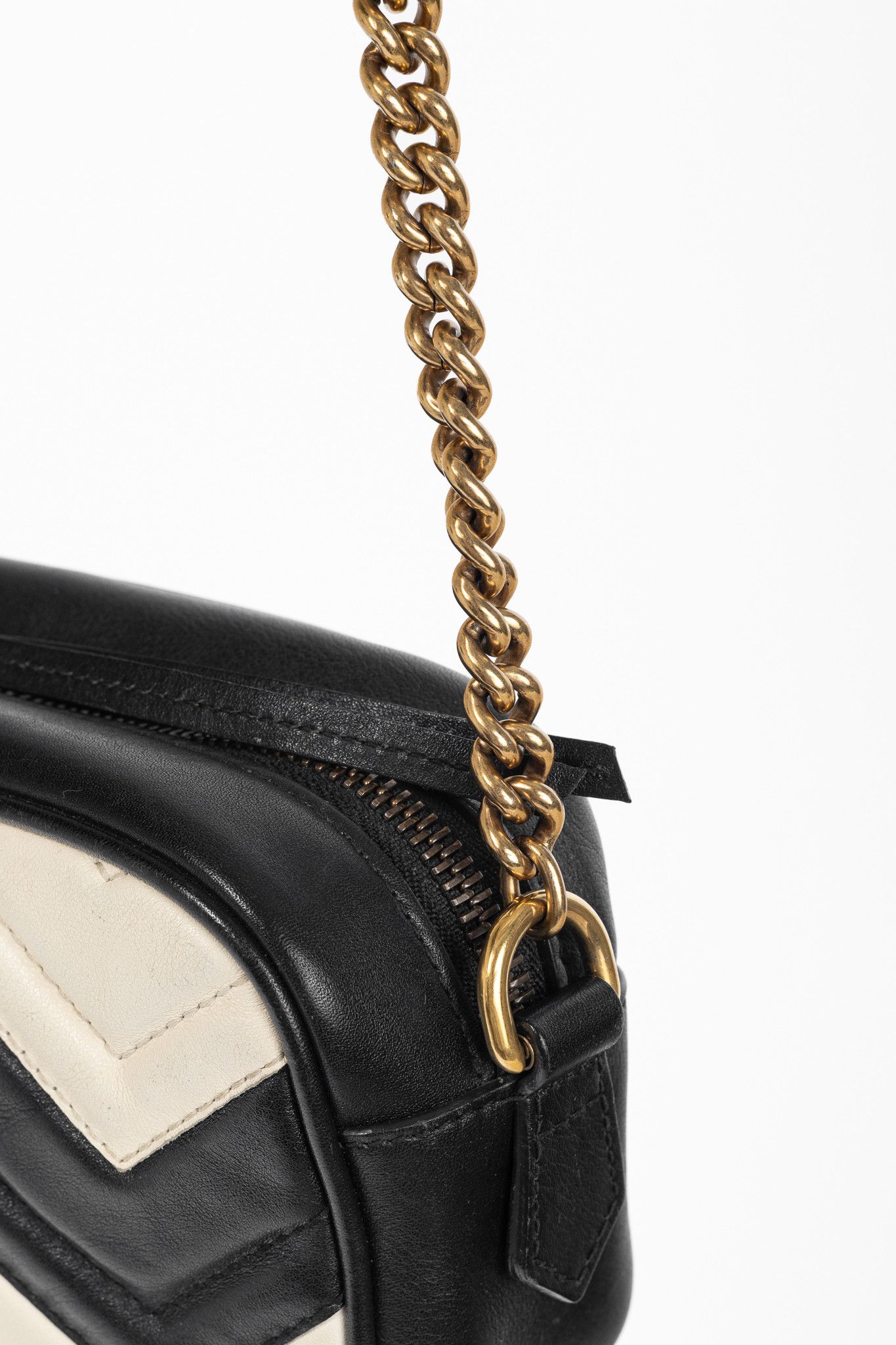 Gucci Gucci GG Marmont Black & Creme Chevron Mini Camera Bag Size ONE SIZE - 8 Thumbnail