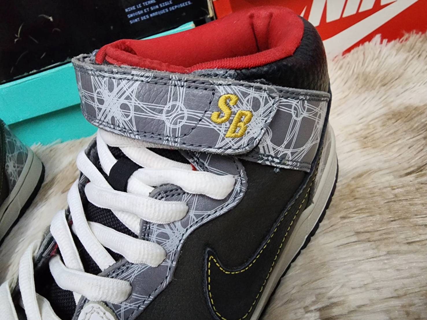 Nike Nike Sb Dunk Mid Beijing Triumvir X Fly Size US 10 / EU 43 - 3 Thumbnail
