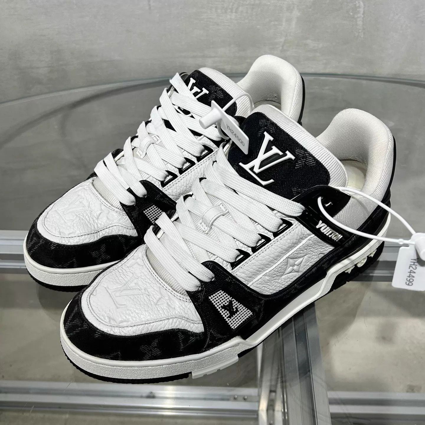 Louis Vuitton LV Trainer Black & White Denim UK6.5/40.5 Size US 7.5 / EU 40-41 - 2 Thumbnail