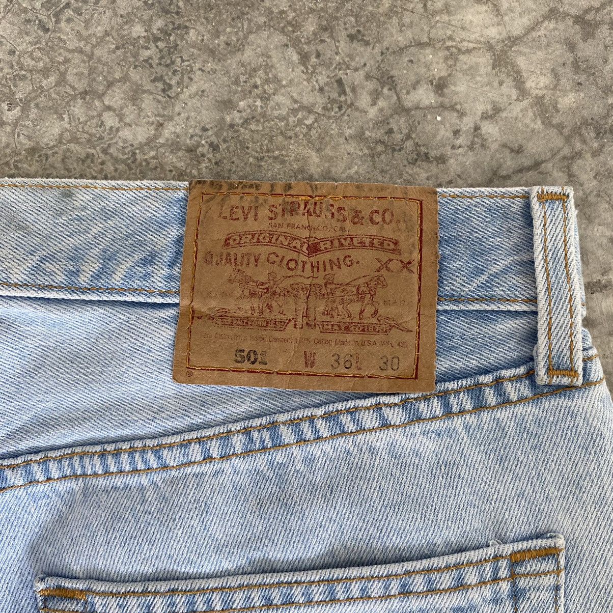 Levi's Size 35x30 Vintage 1996 Levis 501 Light Blue Jeans Size US 35 - 18 Thumbnail