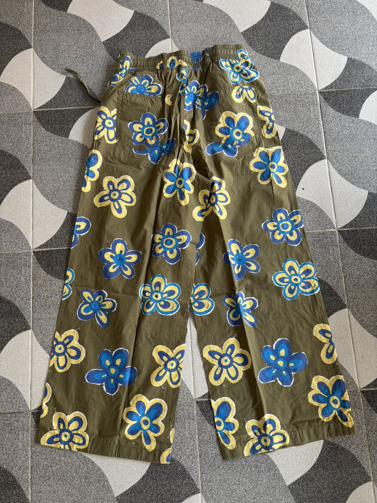 Marni × Uniqlo Marni x Uniqlo Floral Pants SS 2022 Size US 30 / EU 46 - 4 Thumbnail