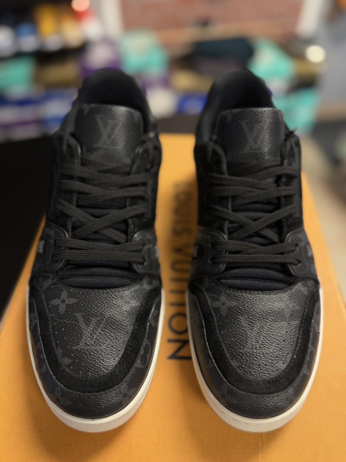 Louis Vuitton Louis Vuitton Black Low Top Trainer 8.5LV/9.5US $1260 Size US 9.5 / EU 42-43 - 12 Thumbnail