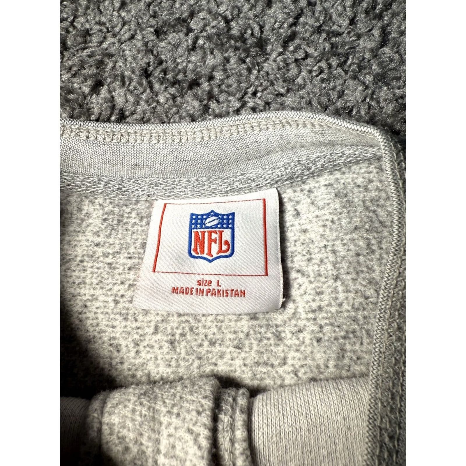 NFL The "NFL" information is prominently placed as it'S key for brand/item recognition Size US L / EU 52-54 / 3 - 4 Thumbnail
