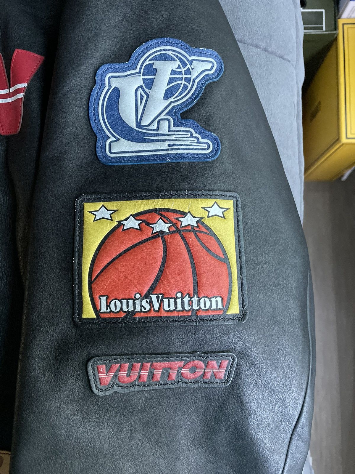 Louis Vuitton Louis Vuitton NBA Logo Leather Jacket Size US XL / EU 56 / 4 - 4 Thumbnail