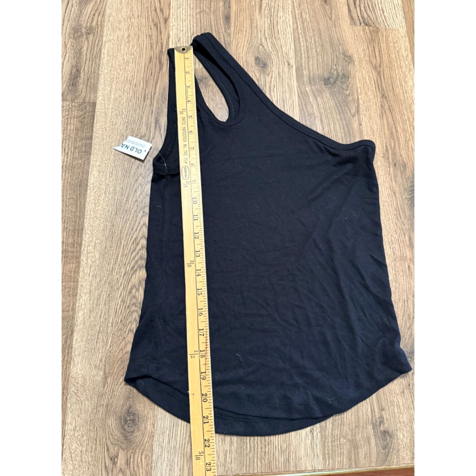 Old Navy Old Navy Tank Shirt Women Small Black Ultralite Go Dry One Shoulder Casual Basic Modern Size S / US 4 / IT 40 - 6 Thumbnail