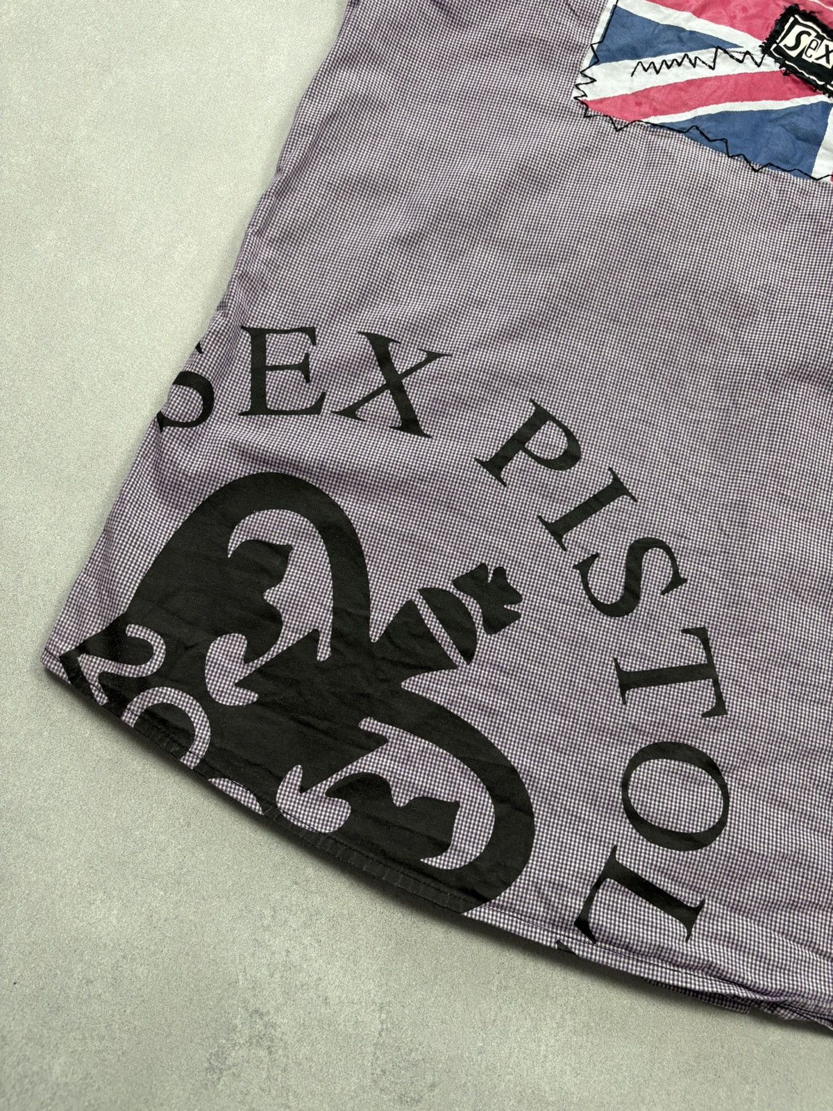 Band Tees 2004 Sex Pistols Dragonfly Anarchy In The UK Shirt Made USA Size US L / EU 52-54 / 3 - 18 Thumbnail
