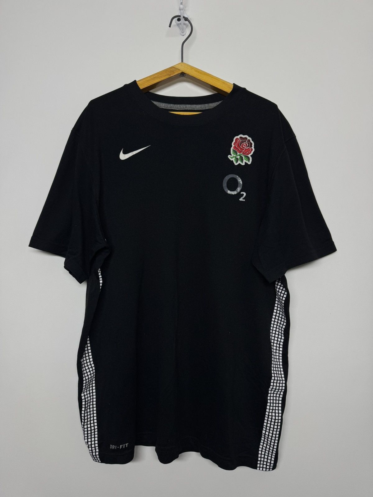 Nike Vintage Y2k Nike England O2 Soccer Jersey T-Shirt 00’s Size US M / EU 48-50 / 2 - 4 Thumbnail