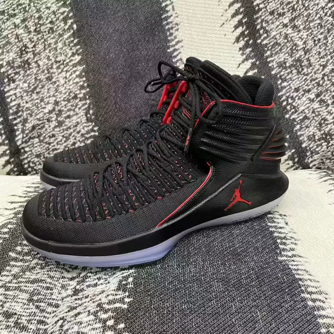 Jordan Brand Jordan Brand AIR JORDAN Black Lowtop Sneakers 8 Men Size US 8 / EU 41 - 1 Thumbnail