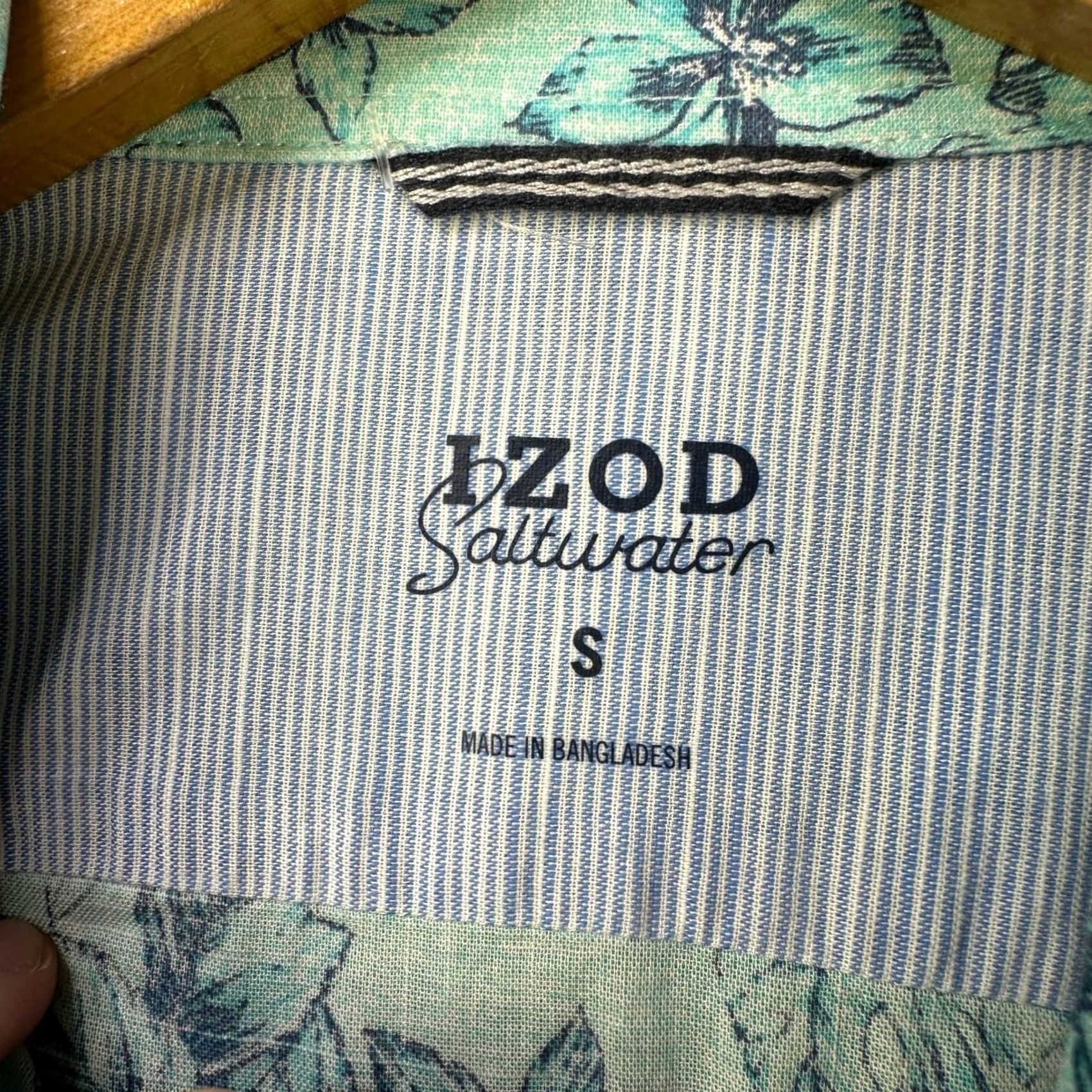 Izod Izod Saltwater Mens Button-Up Shirt Small Blue Floral Short Sleeve Pocket NEW Size US S / EU 44-46 / 1 - 4 Thumbnail