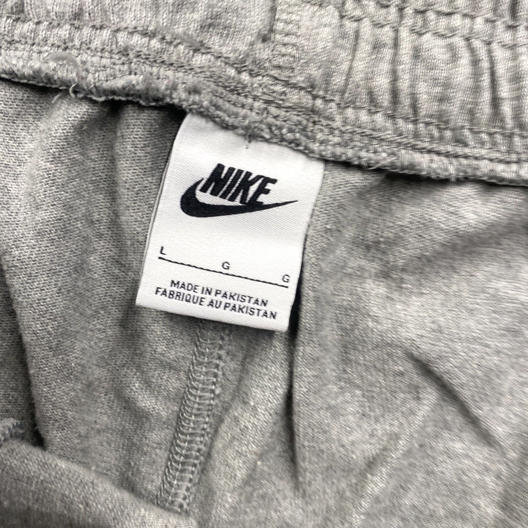 Nike VINTAGE Nike Sweatpants Mens L Gray Y2K Baggy Track Pants Joggers FITS 32x30 Pants Nike Mens Gray 90s Western Classic American USA Baggy Size US 33 - 3 Thumbnail