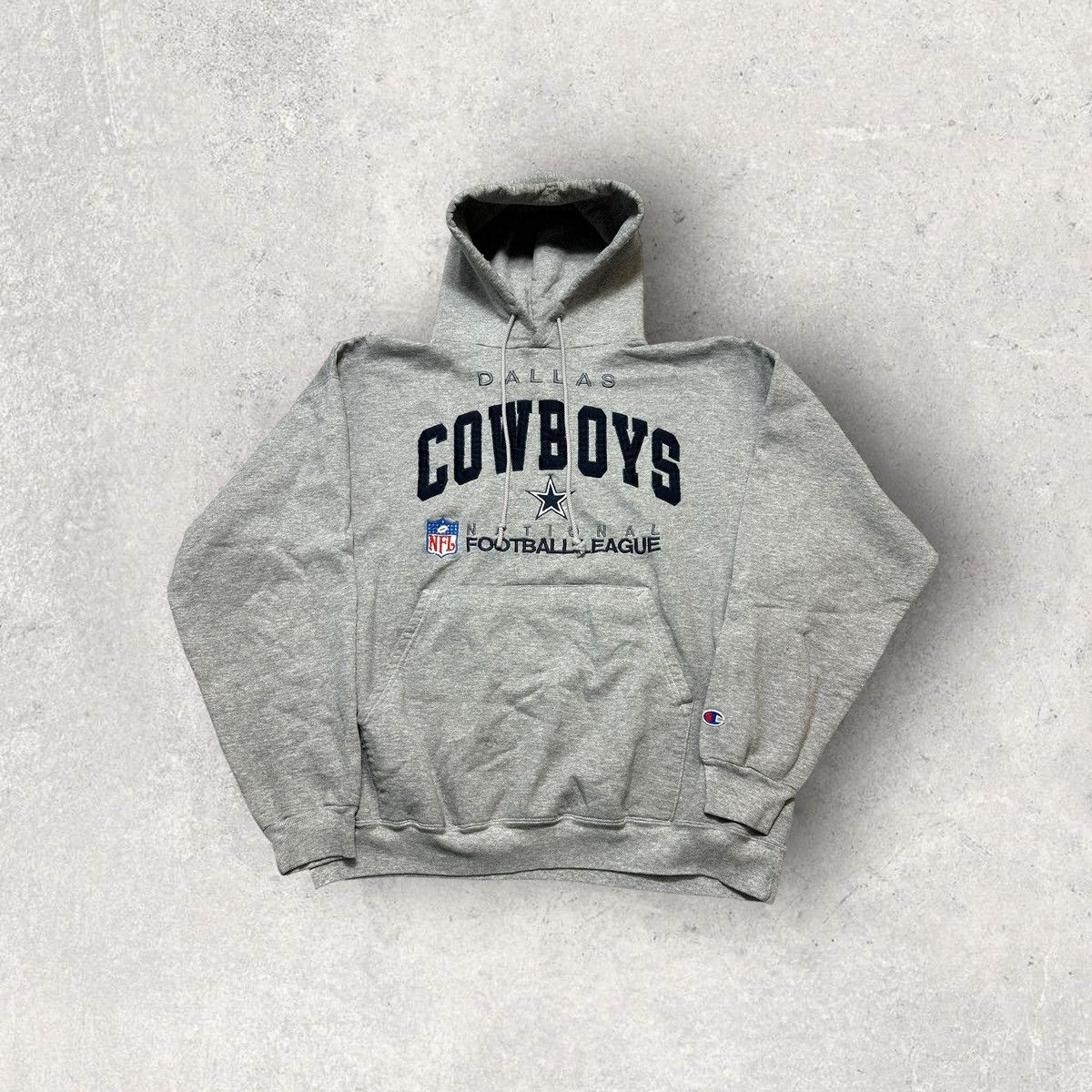 Champion Vintage Dallas Cowboys hoodie Size US XL / EU 56 / 4 - 1 Thumbnail