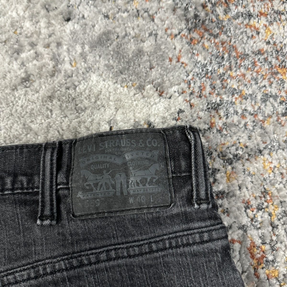 Levi's × StraightFaded × Vintage Vintage Levi’s 569 y2k faded black wide leg shorts Size US 38 / EU 54 - 4 Thumbnail