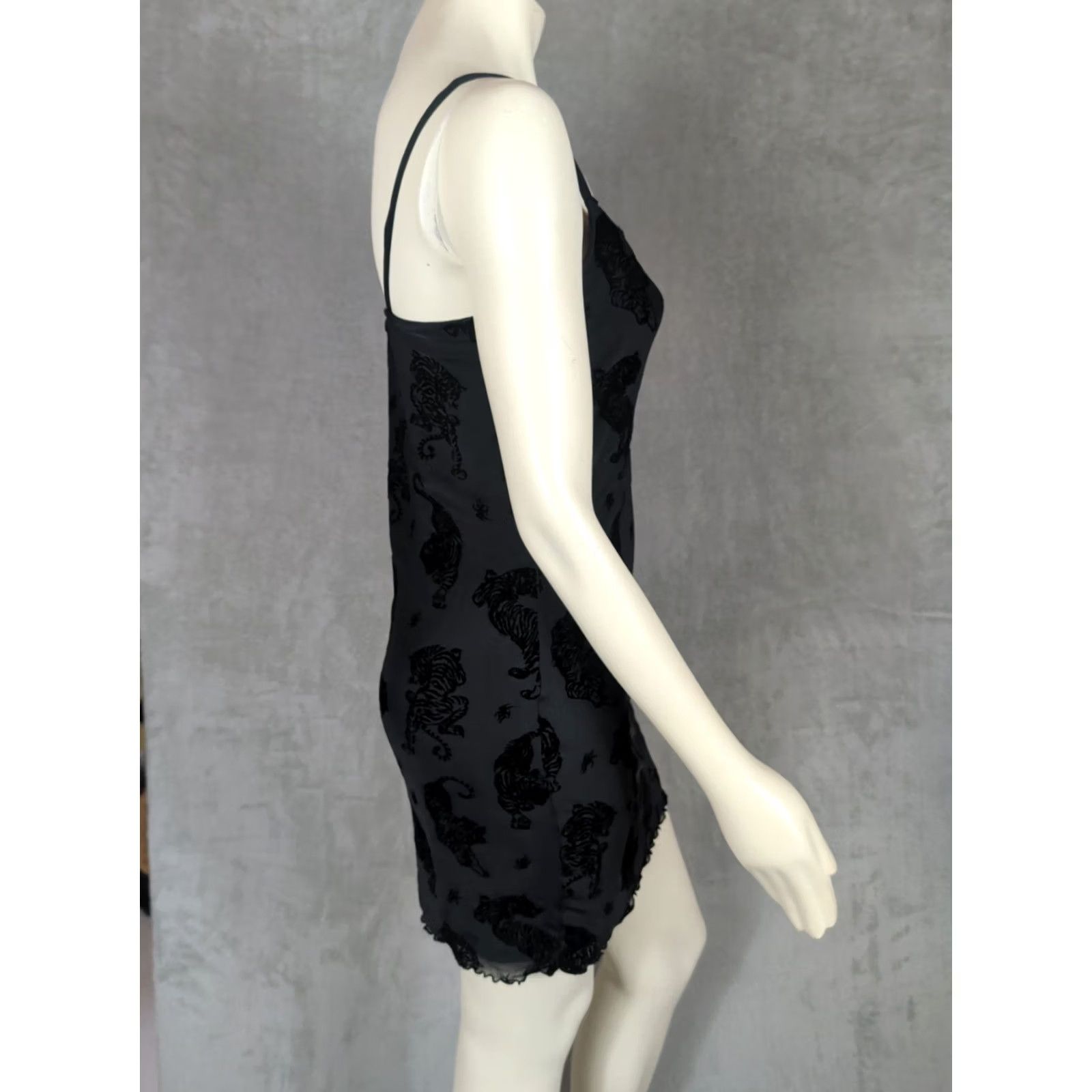 H&M H&M Velvet Bodycon Mini Dress Women's L Black Romantic Tiger Print Size L / US 10 / IT 46 - 4 Thumbnail