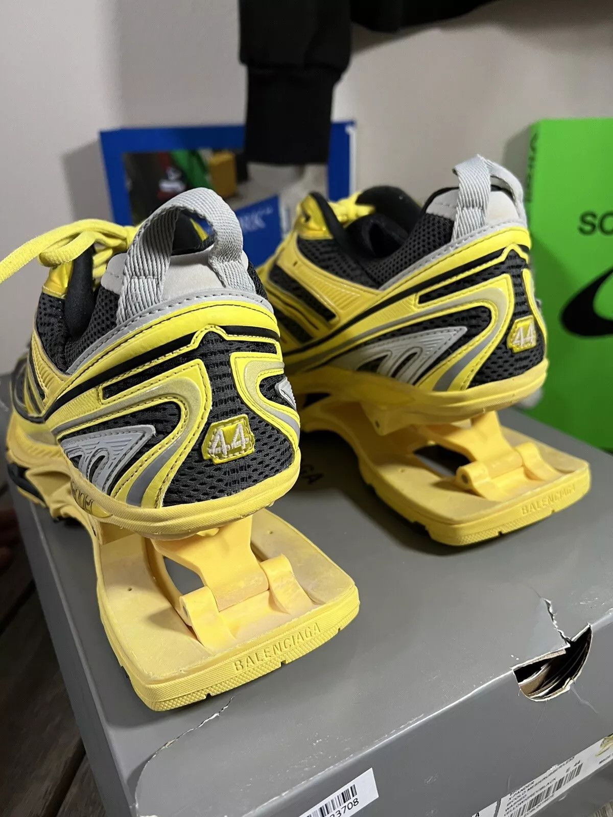 Balenciaga Balenciaga X Pander Yellow Sneakers Size 44 Size US 11 / EU 44 - 9 Thumbnail