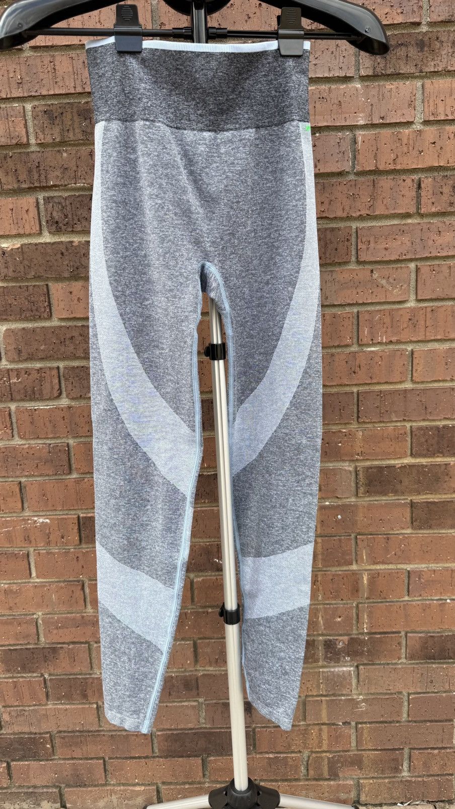 Victoria's Secret Victoria's Secret PINK Blue Gray High Waist Leggings Size 24" / US 00 / IT 34 - 2 Thumbnail