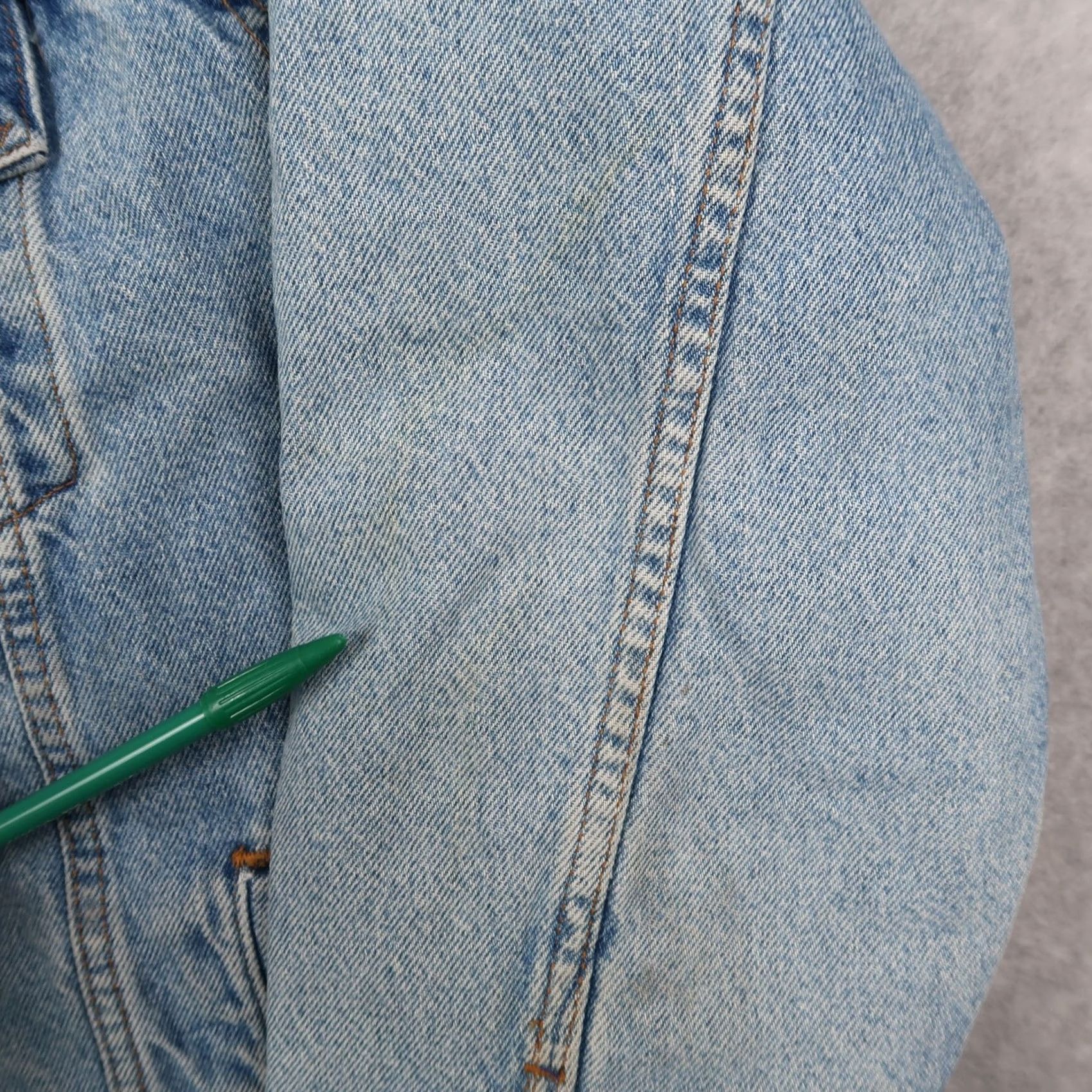 Levi's VINTAGE Levi's Trucker Denim Jacket Men L Large Blue 90s - Denim Jacket 60s-90s Size US L / EU 52-54 / 3 - 6 Thumbnail