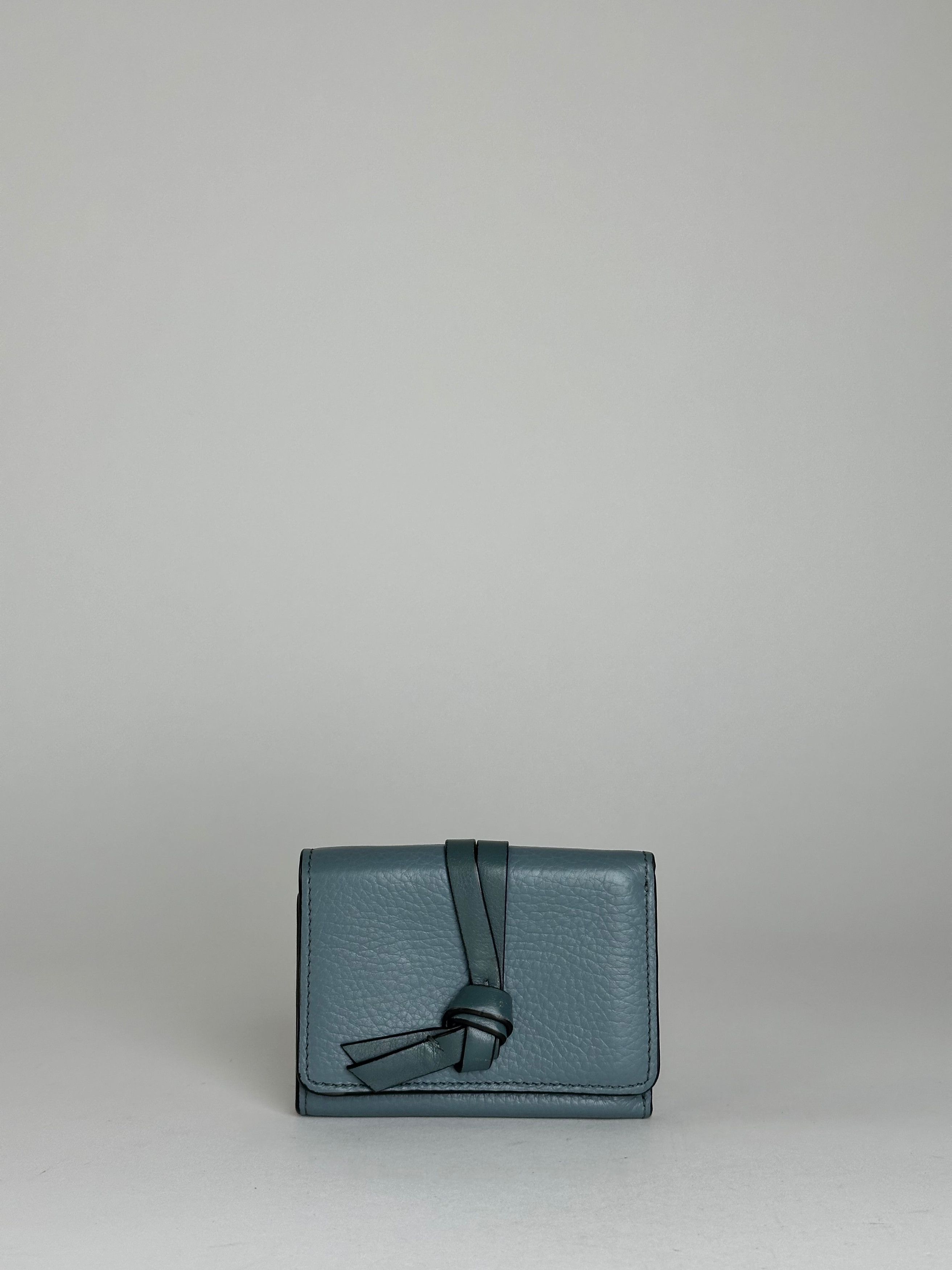 Chloe Vintage Grained Leather Compact Wallet Dusty Blue Size ONE SIZE - 1 Thumbnail