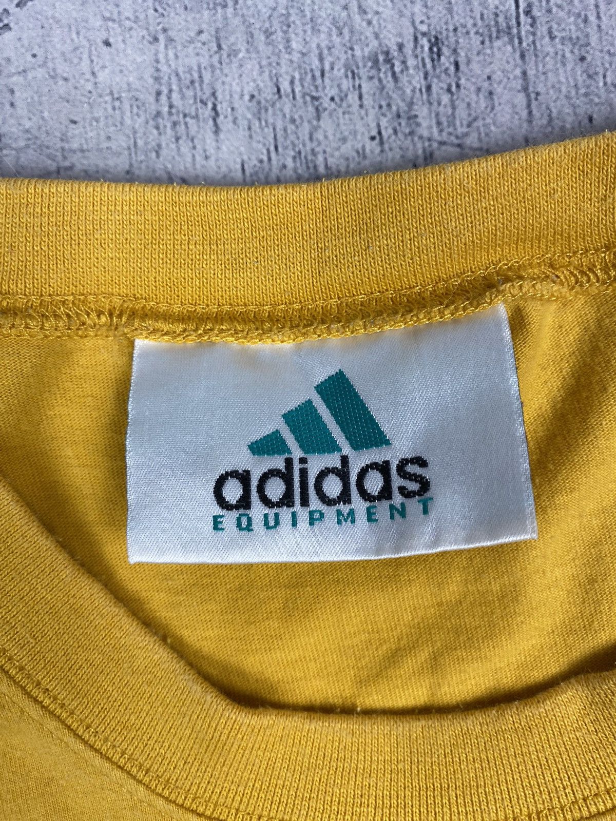 Adidas Vintage 90s Adidas Equipment big logo Tee Size US L / EU 52-54 / 3 - 10 Thumbnail