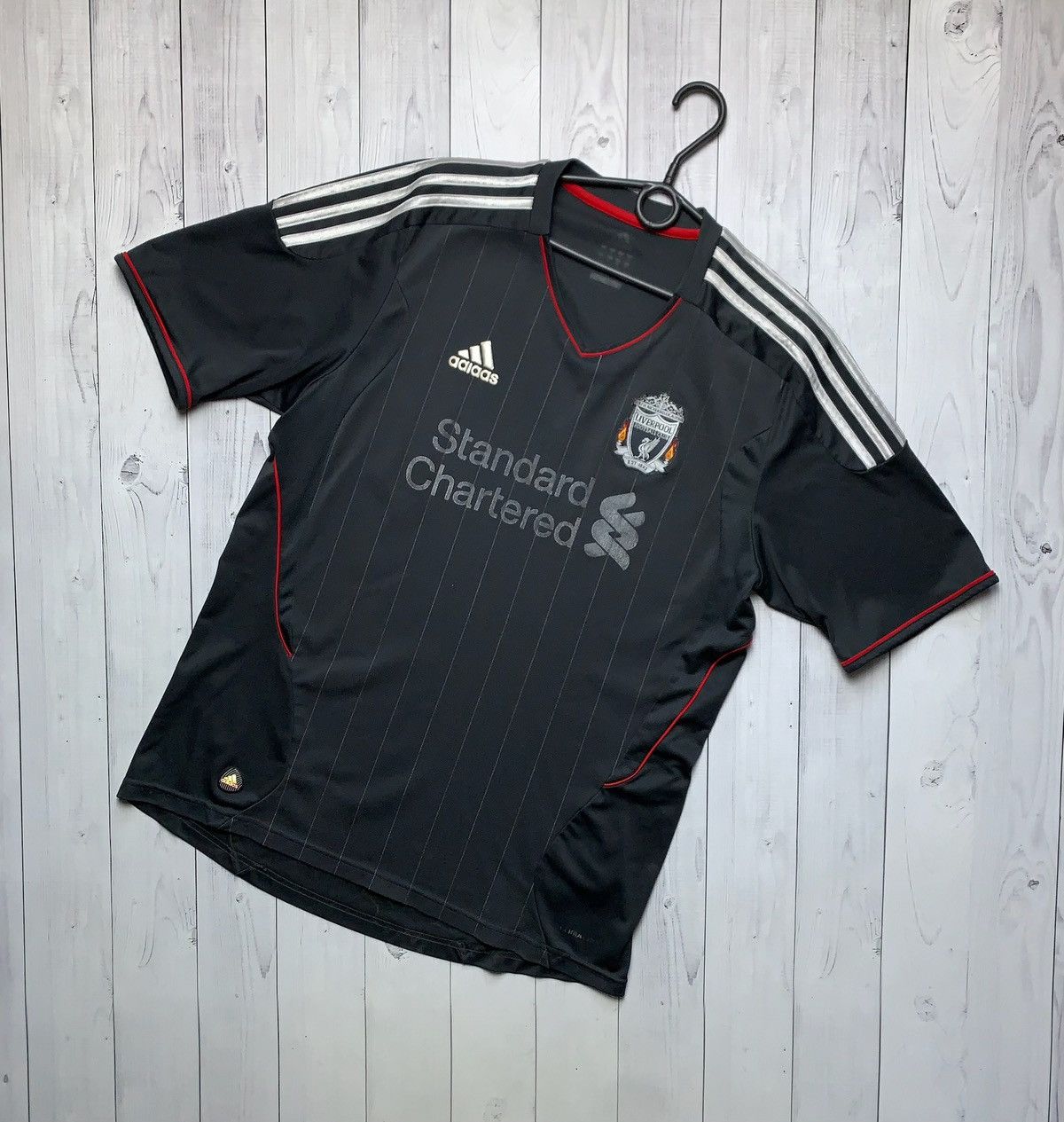 Adidas × Vintage Vintage adidas Liverpool soccer jersey size L black Size US L / EU 52-54 / 3 - 1 Thumbnail