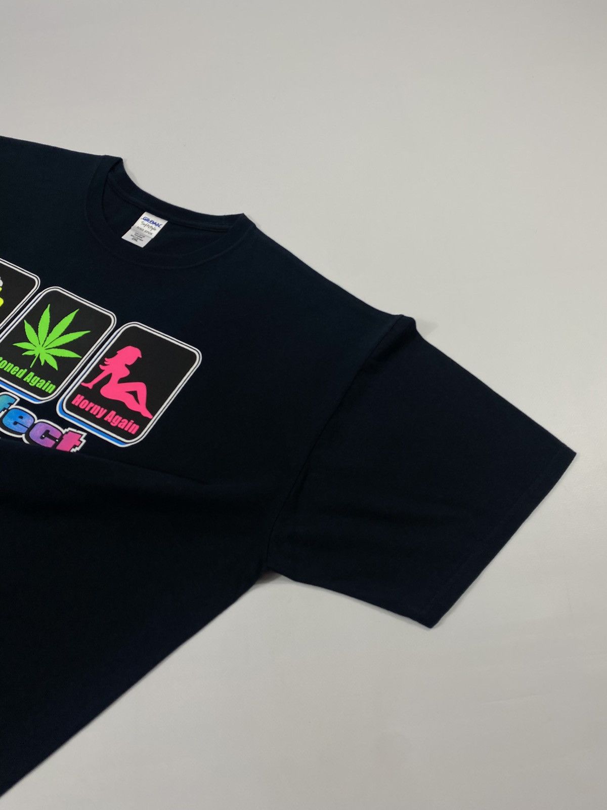 Gildan 🔥LASTDROP🔥 Amsterdam Perfect Threesome Drunk Stoned Horny Size US XXL / EU 58 / 5 - 5 Thumbnail