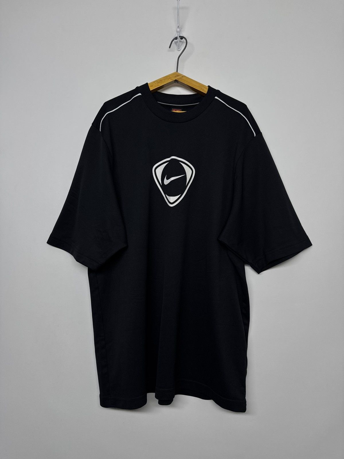 Nike Vintage Nike Football Template Big Logo Shirt Black Size US XL / EU 56 / 4 - 4 Thumbnail