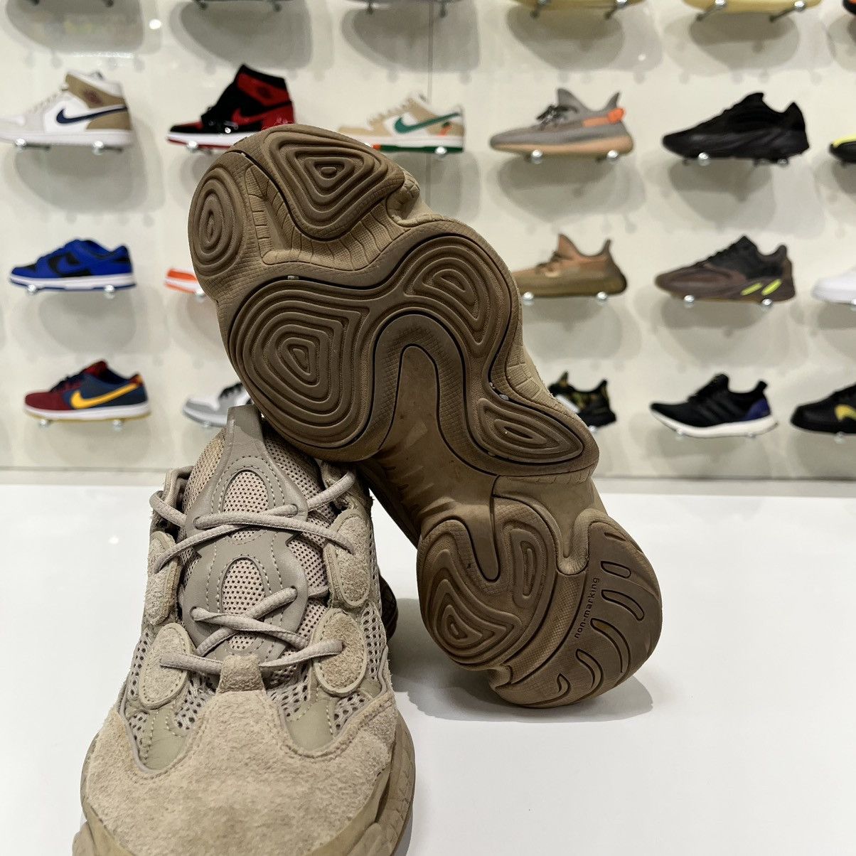 Adidas Adidas Yeezy 500 Taupe Light Size US 10 / EU 43 - 11 Thumbnail