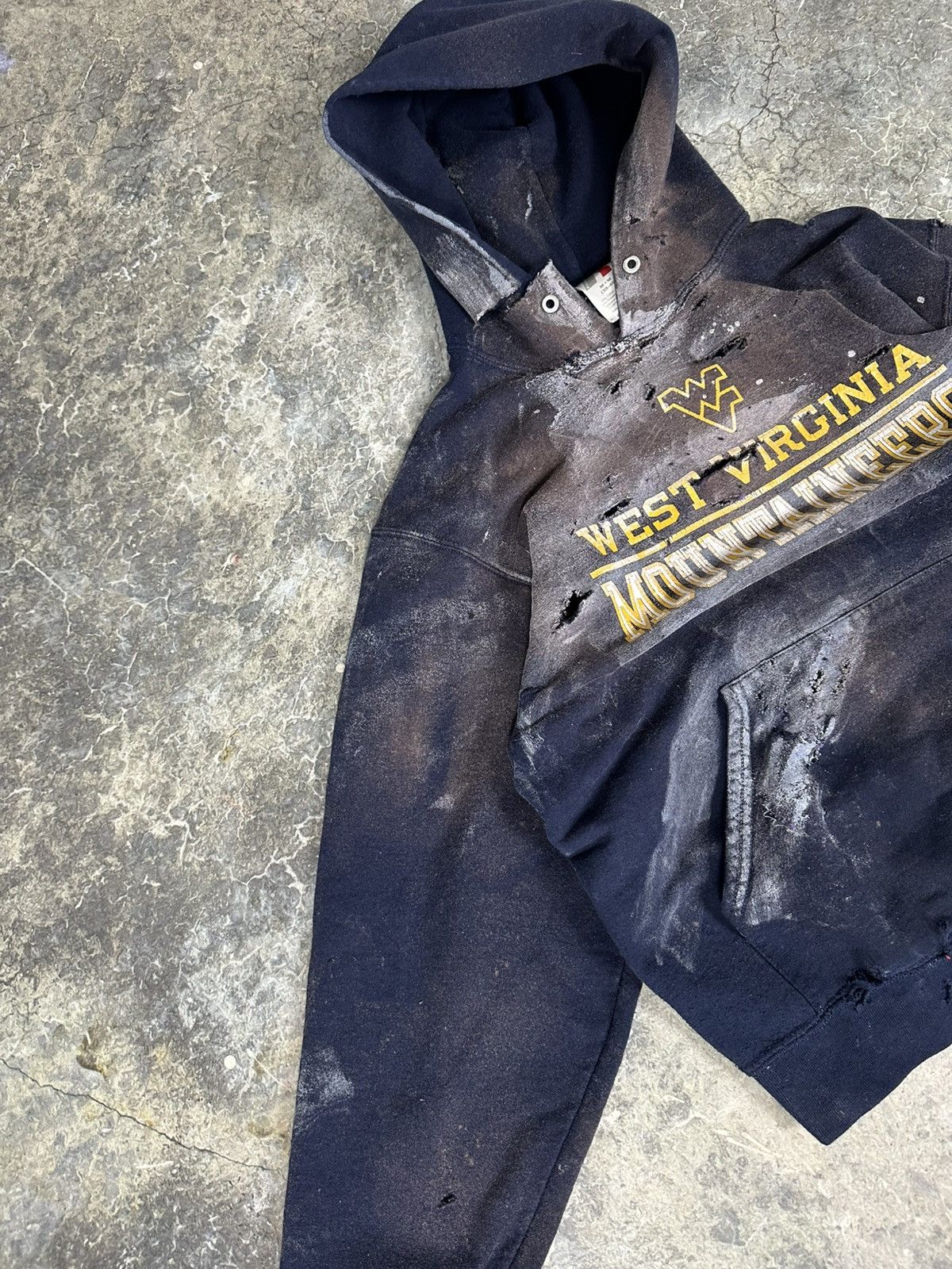 Russell Athletic × Vintage Vintage Thrashed and Faded Russell Athletics Hoodie Size US M / EU 48-50 / 2 - 3 Thumbnail