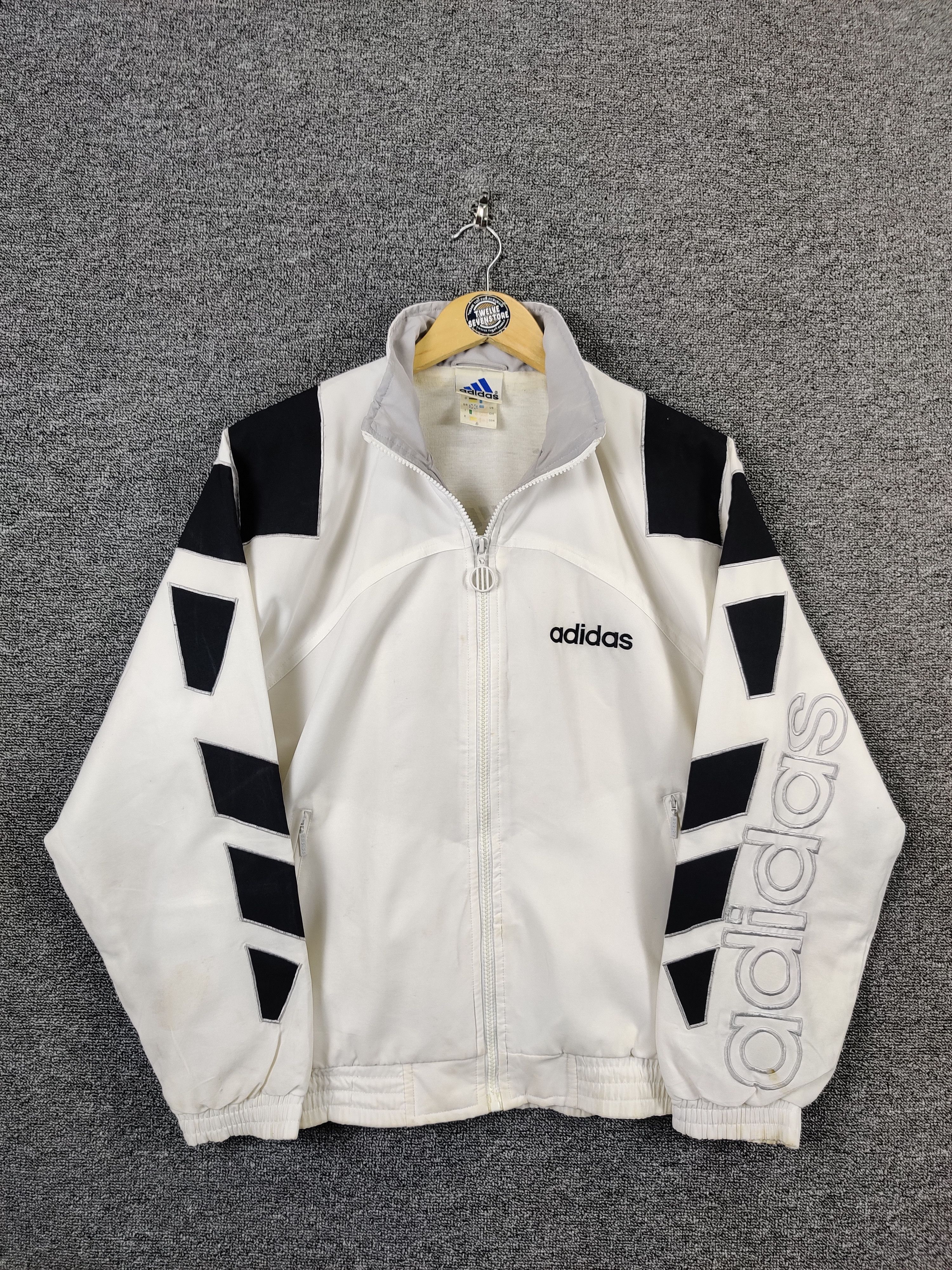 Adidas Vintage 90's Adidas Windbreaker Light Jacket Size US S / EU 44-46 / 1 - 1 Thumbnail